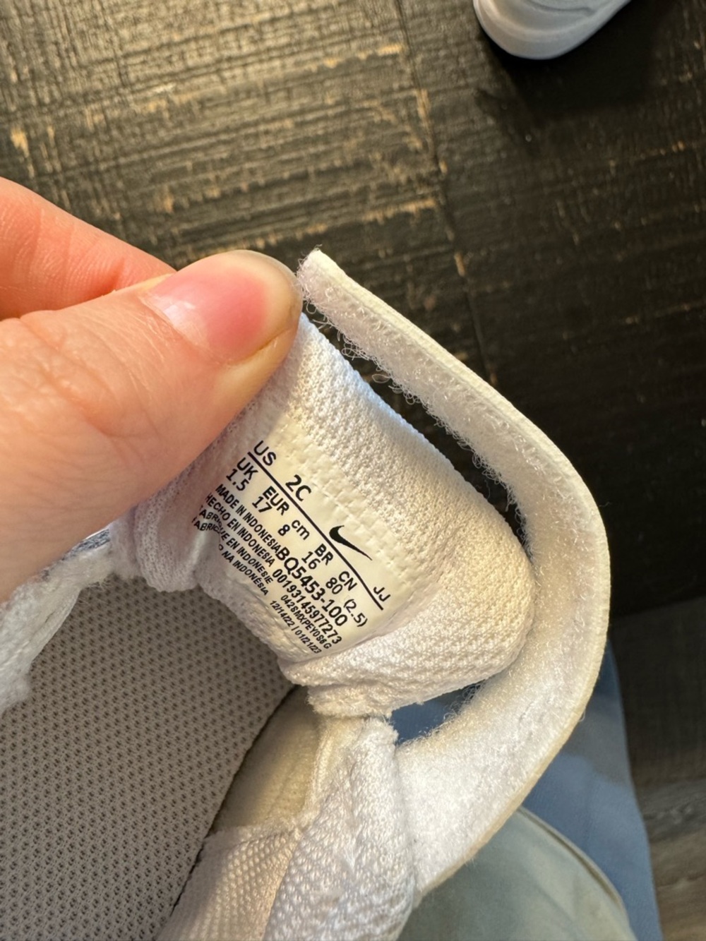 Nike Air Force 1 Kids White Sneakers size 2c - Picture 4 of 4
